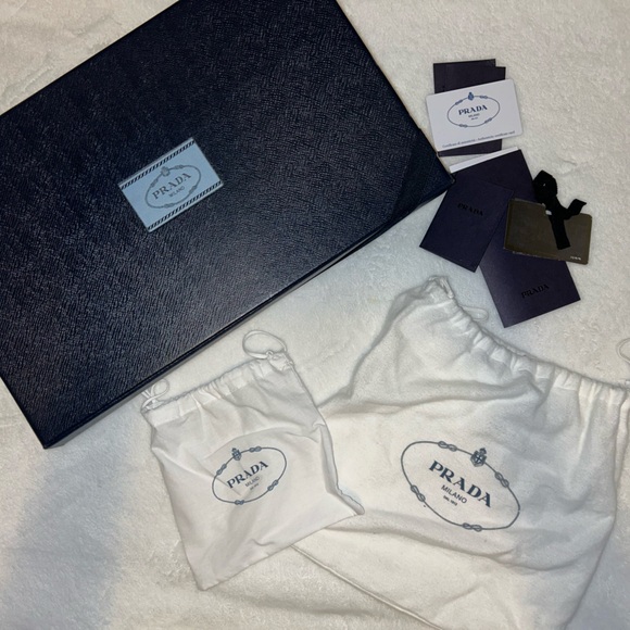 Prada Saffiano Leather mini envelope bag. - Picture 3 of 17